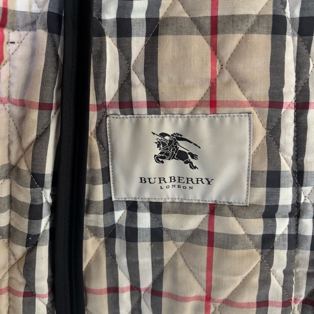 Burberry Black Quilted Women's Jacket - Picture 9 of 14